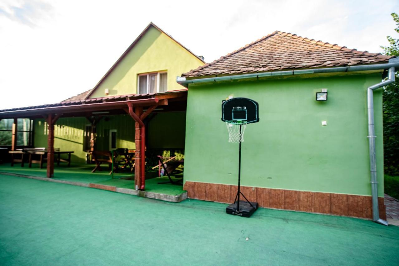 Hotel Marion Poiana Dumbraveni  Екстер'єр фото