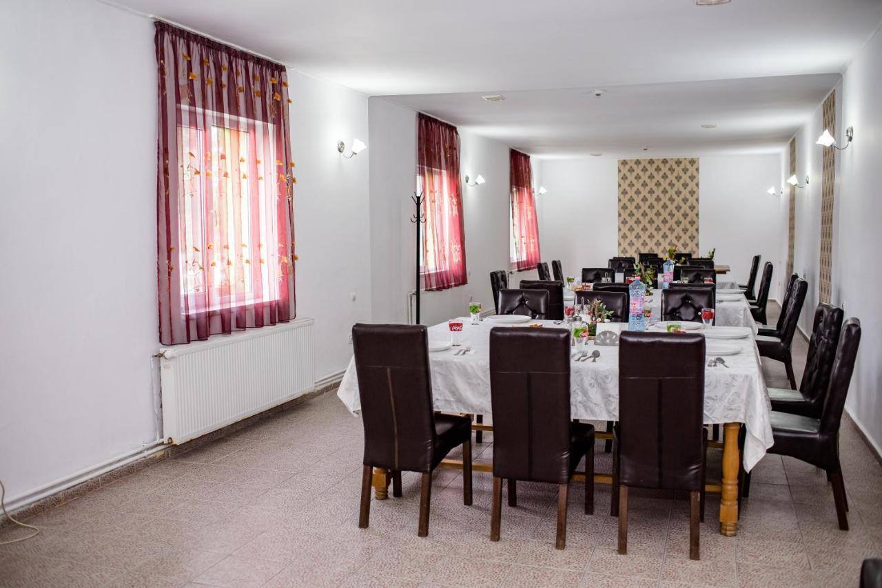Hotel Marion Poiana Dumbraveni  Екстер'єр фото