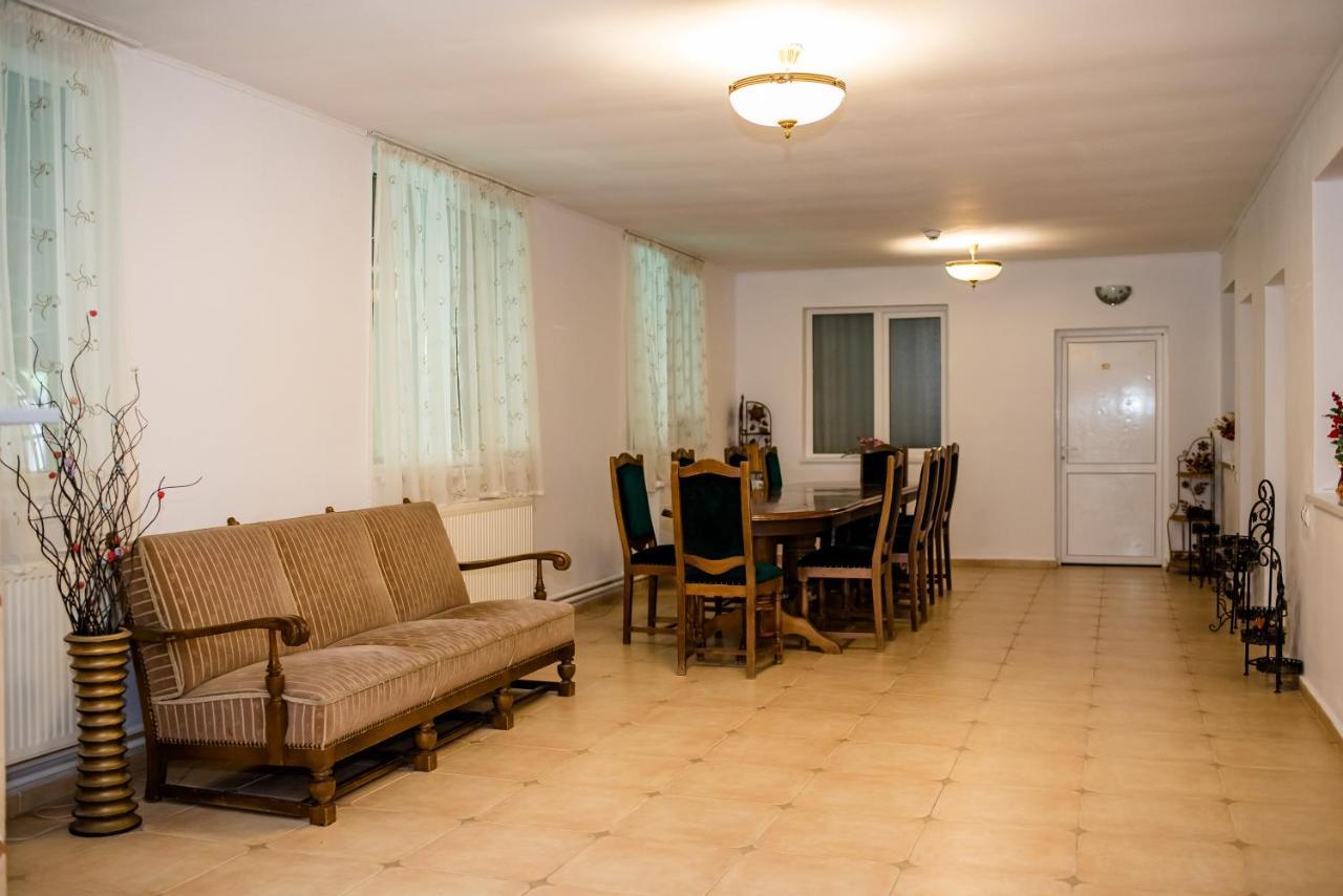 Hotel Marion Poiana Dumbraveni  Екстер'єр фото