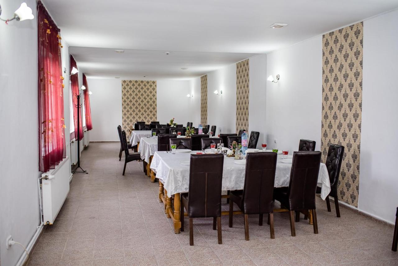Hotel Marion Poiana Dumbraveni  Екстер'єр фото