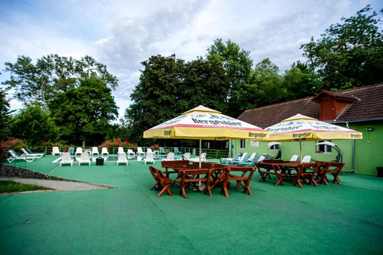 Hotel Marion Poiana Dumbraveni  Екстер'єр фото